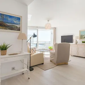 Tgh/ Beachfront&center Lägenhet